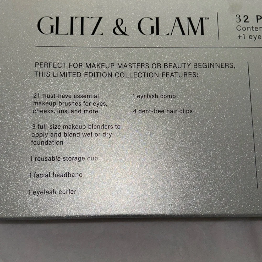 2024 Glitz & Glam Christmas holiday 31 piece essential brush collection 🎀💎 - Picture 12 of 16